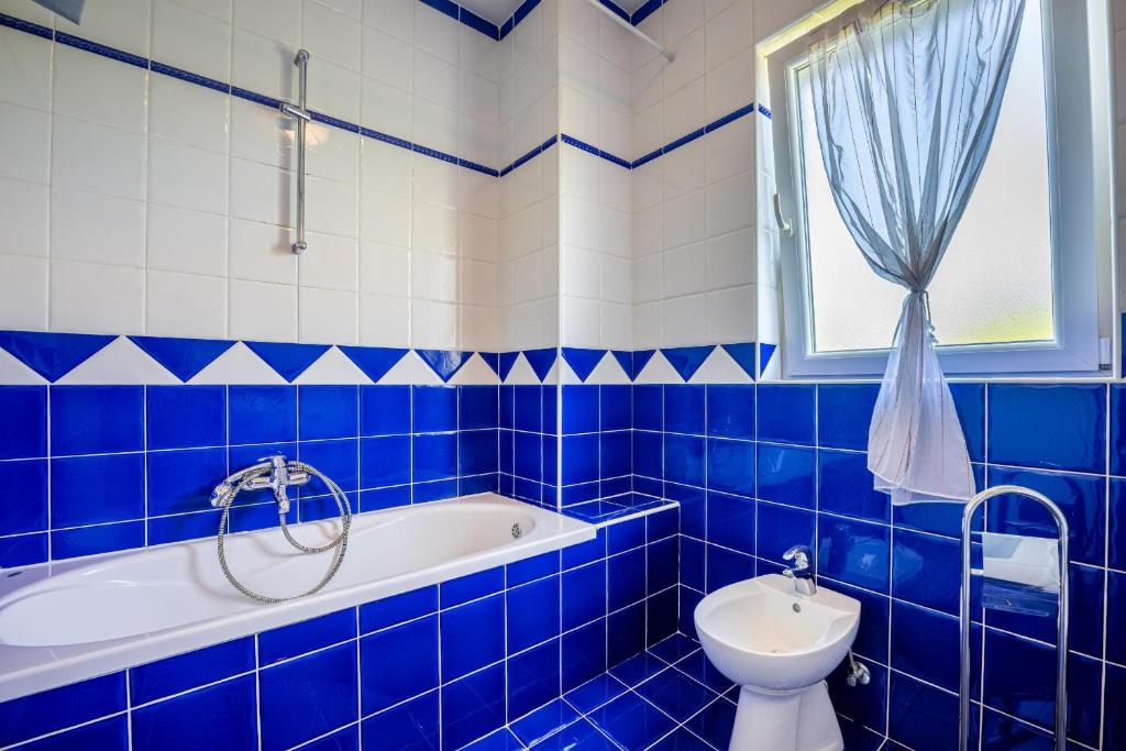 Un baño de Ana