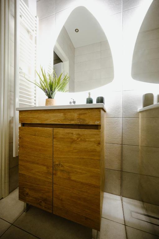 A bathroom at Central Apartments City Center