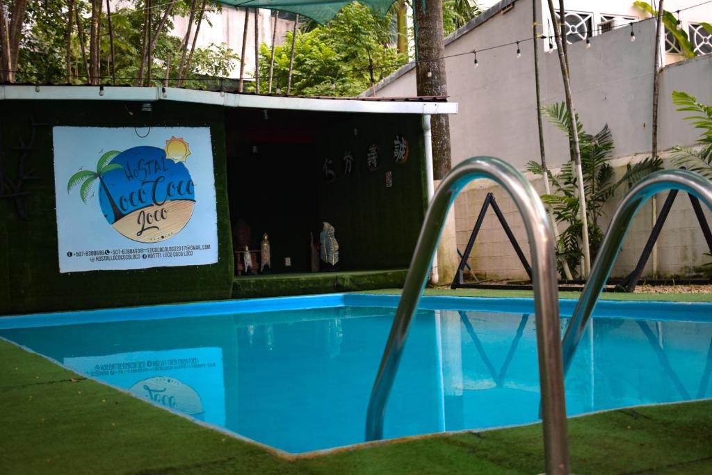 Piscina di Hostal Loco Coco Loco o nelle vicinanze