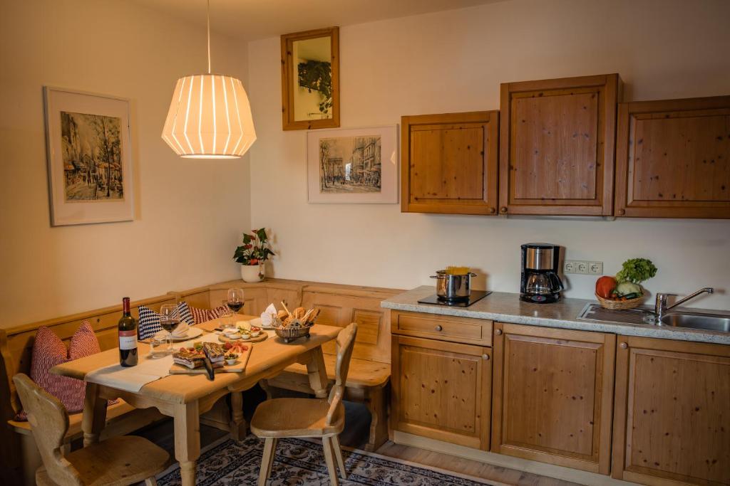 Kuchnia lub aneks kuchenny w obiekcie App Schlossblick - Wohnung Hammerwand 2