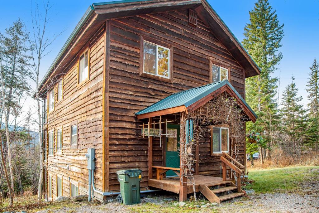 Experience Montana Cabins Hummingbird Family Cabin 6, Bigfork