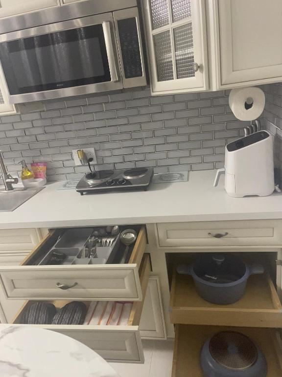 Kuchyň nebo kuchyňský kout v ubytování Fantastic Suite