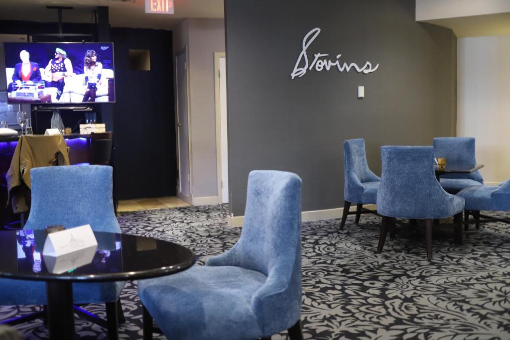 Delta Hotels by Marriott Bessborough - Resim 9