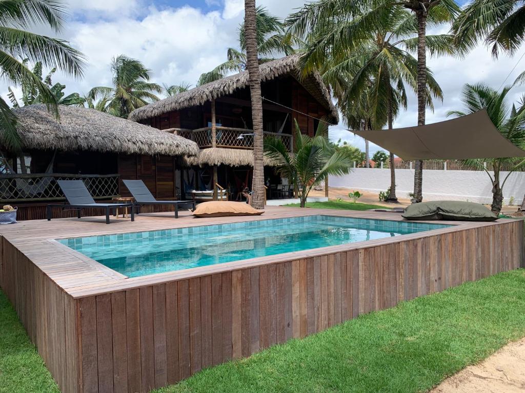 AmontadaにあるVila dos Cocos - Praia de Moitasのリゾート正面のスイミングプール