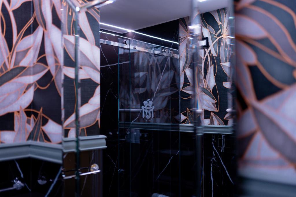 Koupelna v ubytování Lo Stemma Luxury Boutique Hotel