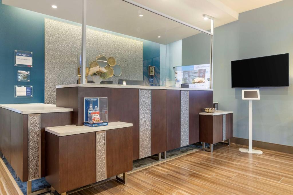 Best Western Plus Edinburg Inn & Suites photo