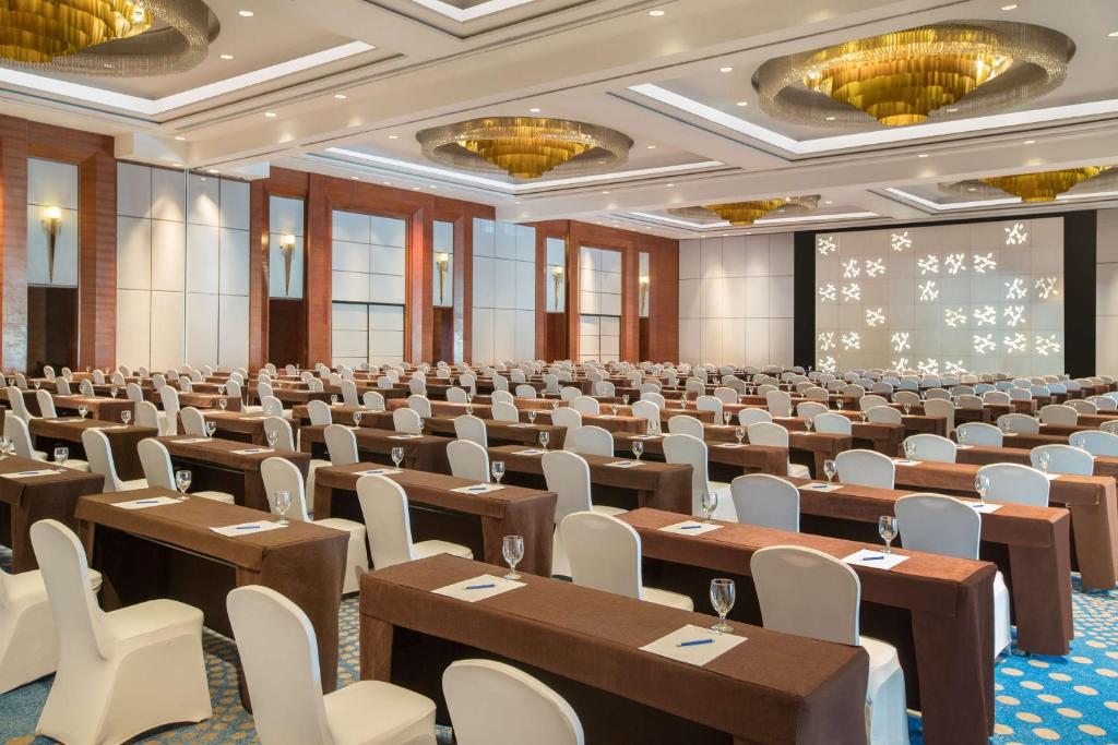 Zona de negocis o sala de conferències de Radisson Blu Cebu