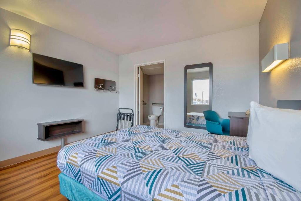 Ένα ή περισσότερα κρεβάτια σε δωμάτιο στο Motel 6-Farmington, NM