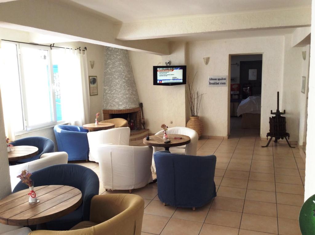 Posezení v ubytování Rozos Hotel