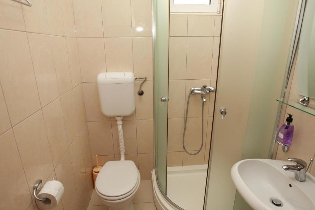 Koupelna v ubytování Guest House Ugljevarevic
