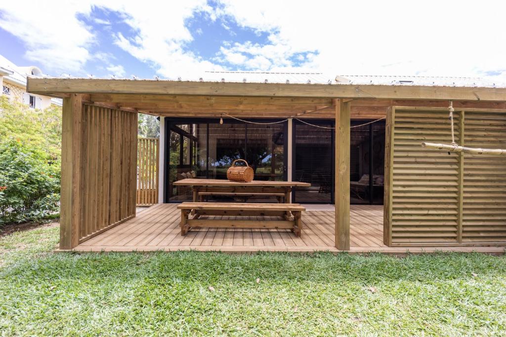 Zahrada ubytování Villa GEORGETTE - Saint Gilles 50 M du lagon