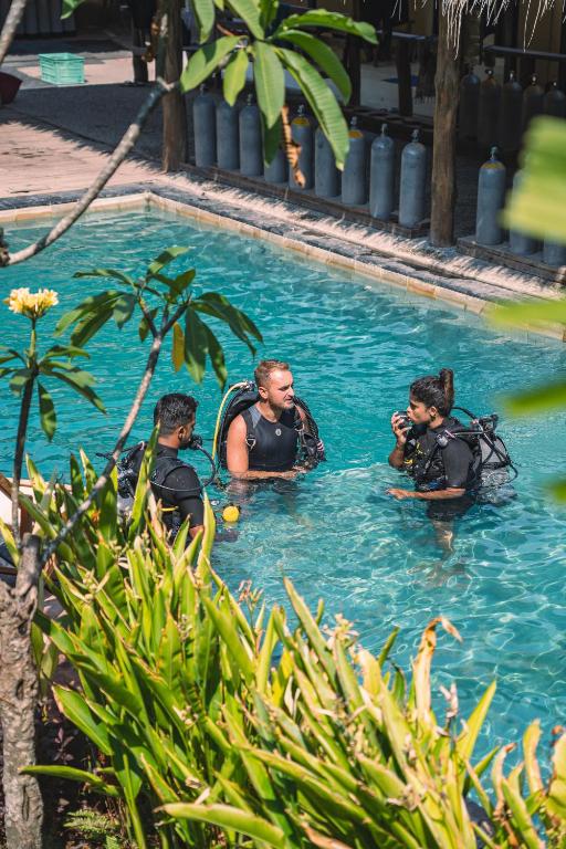 Bazén v ubytování Gili Divers Hotel nebo v jeho okolí