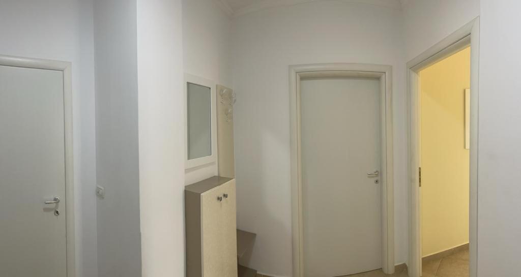 MILA'S BEACH APARTMENT - Imazhi 9