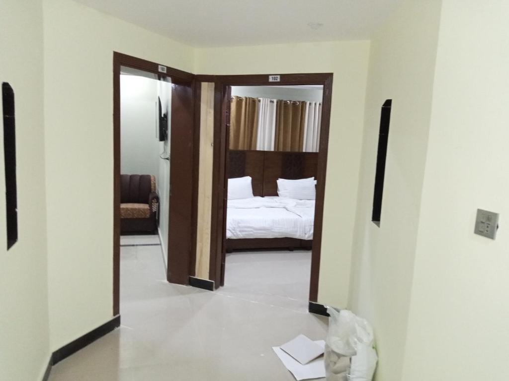 Hotel AL MARKAZ - Habitación De Lujo Cuádruple
