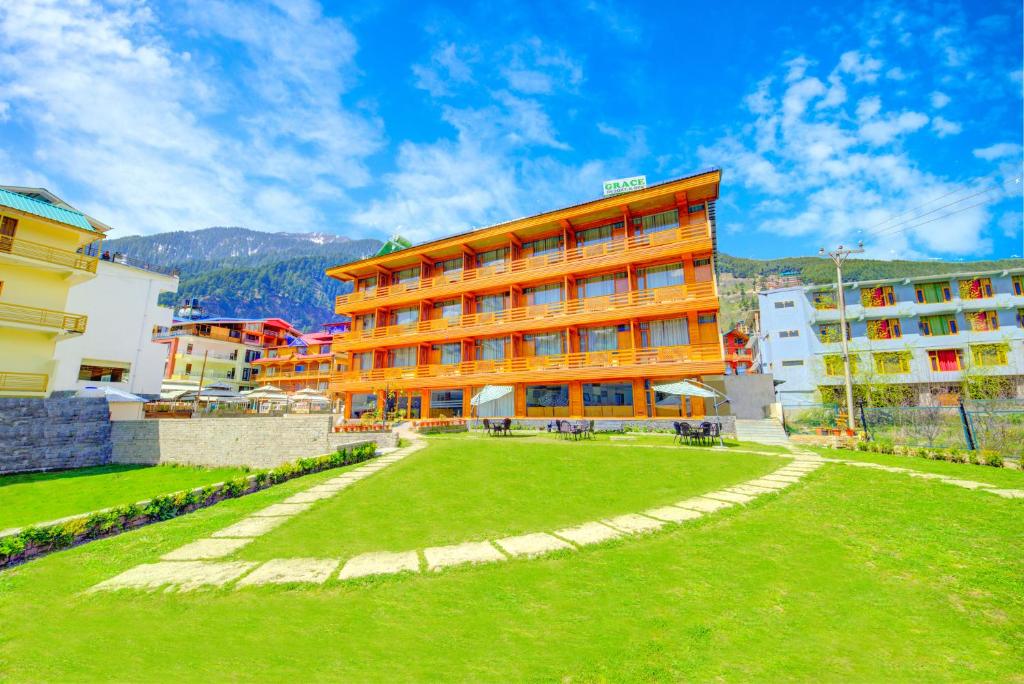 Gallery image of Grace Resort and Spa in Manāli