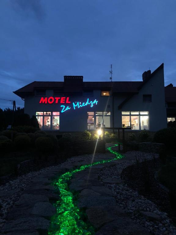 Budynek, w którym mieści się motel