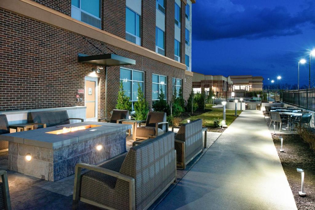 Four Points by Sheraton Kansas City Olathe photo