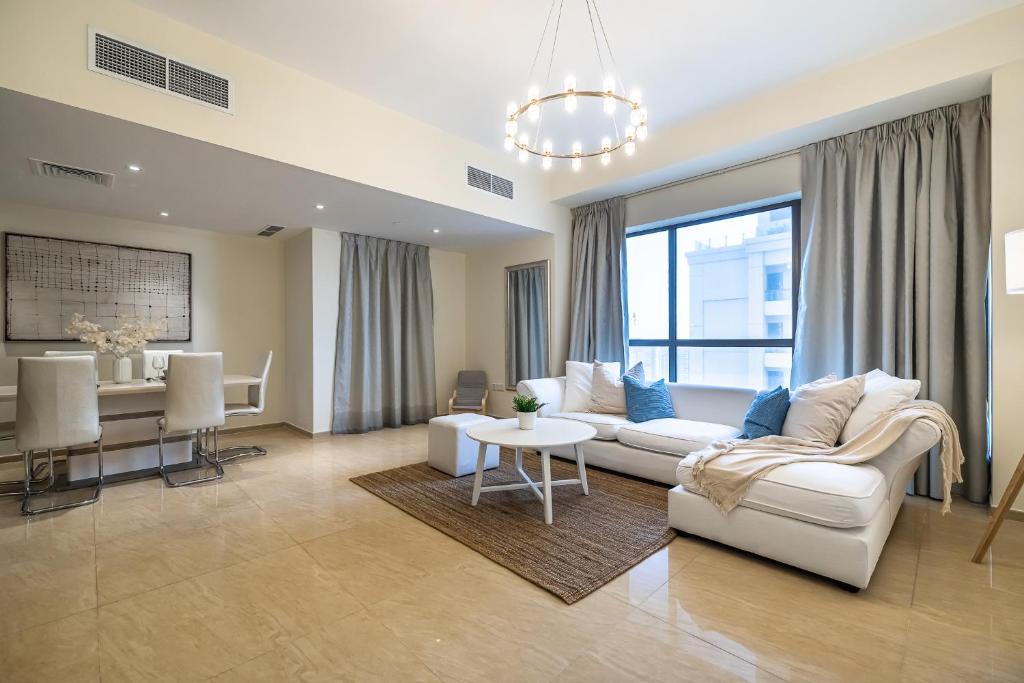 Fotografie z fotogalerie ubytování Hashtag Holiday Home - 2 BDR apartment close to beach JBR v Dubaji
