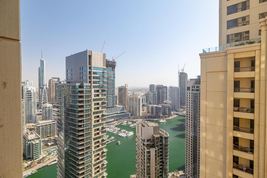 Fotografie z fotogalerie ubytování Hashtag Holiday Home - 2 BDR apartment close to beach JBR v Dubaji
