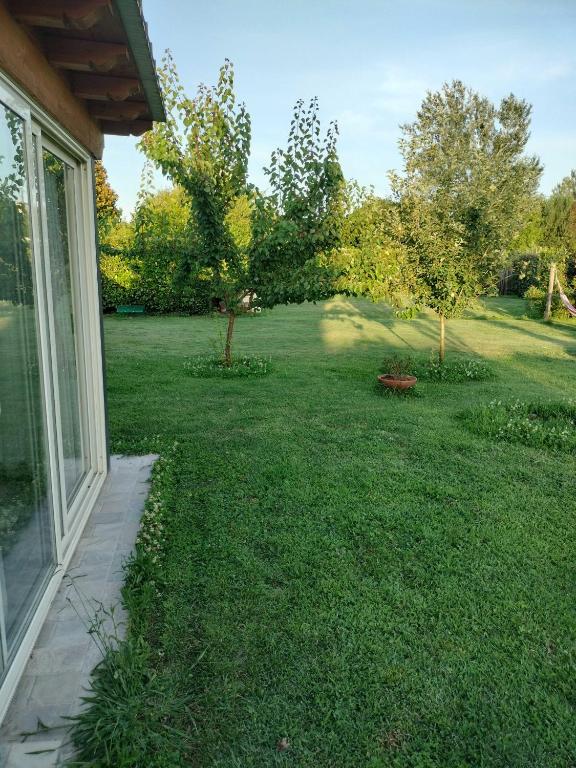 Vonkajšia záhrada v ubytovaní B&B La Rosa Nel Verde