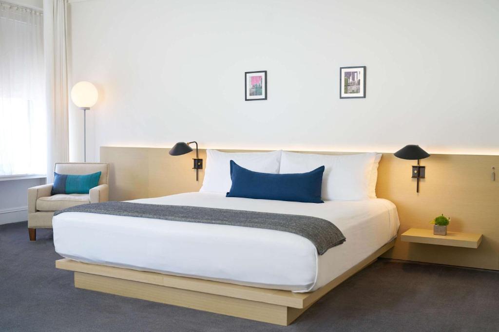 Ambassador Chicago, part of JdV by Hyatt - One-Bedroom King Suite With Sofa Bed