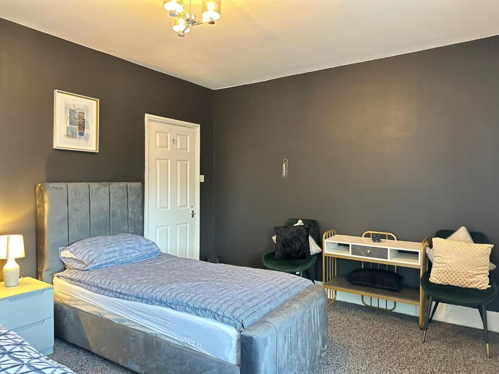 Homestay Universal Rooms, Salford, Manchester., UK