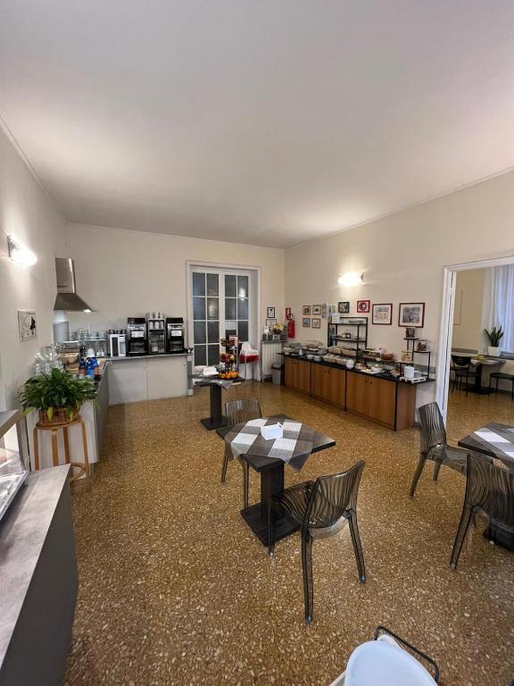 Restaurace v ubytování Hotel Cairoli
