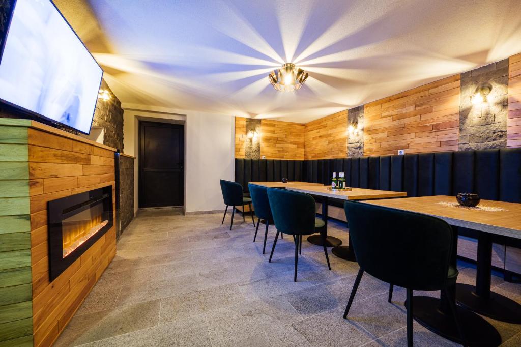 TV a/nebo společenská místnost v ubytování Gerab Resort