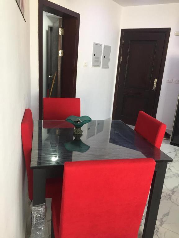A seating area at شاليه على البحر بورتوسعيد