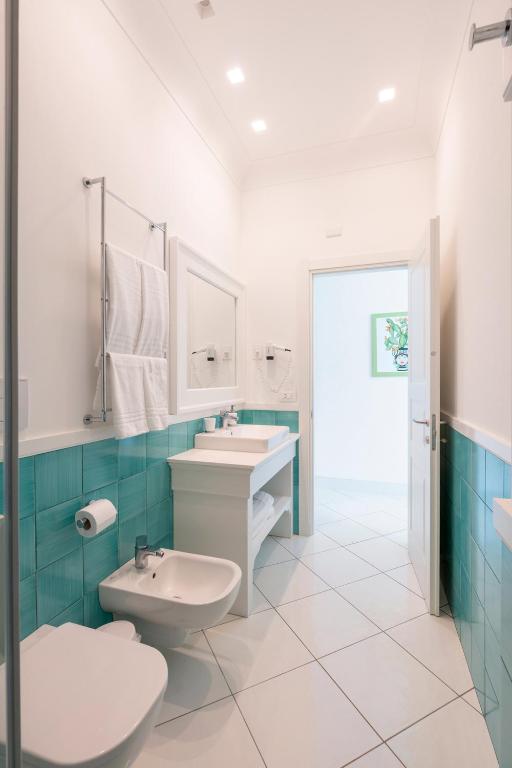 Koupelna v ubytování Duomo Guest House - Stay in Sorrento