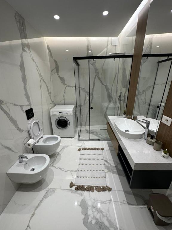 Golden Center Apartment - Imazhi 3