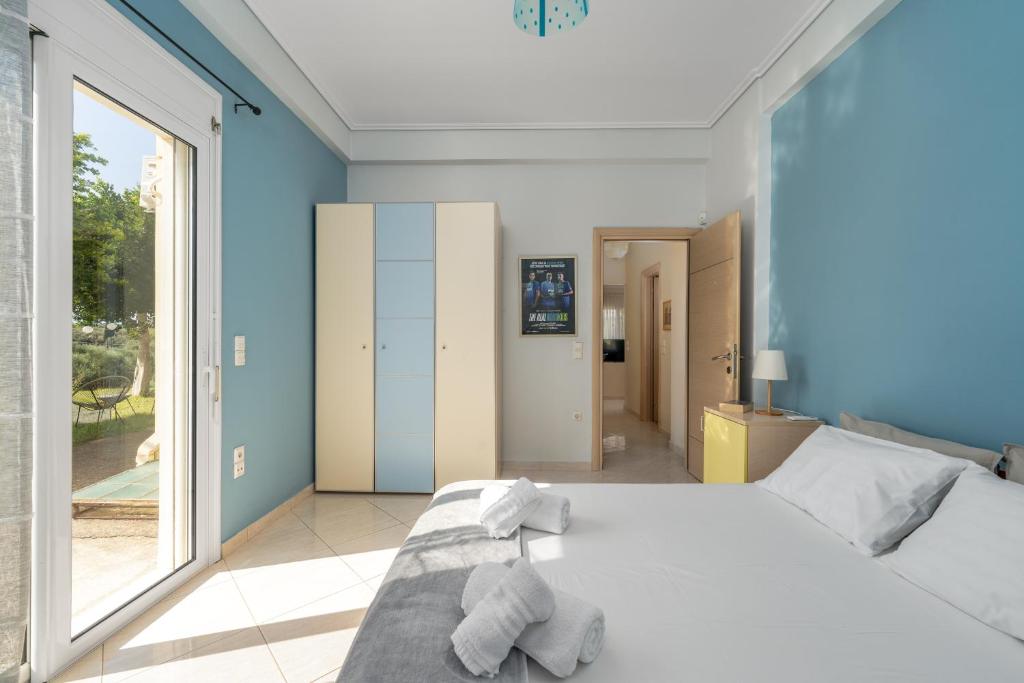 A bed or beds in a room at Piperitsa house for nomads or families in the countryside