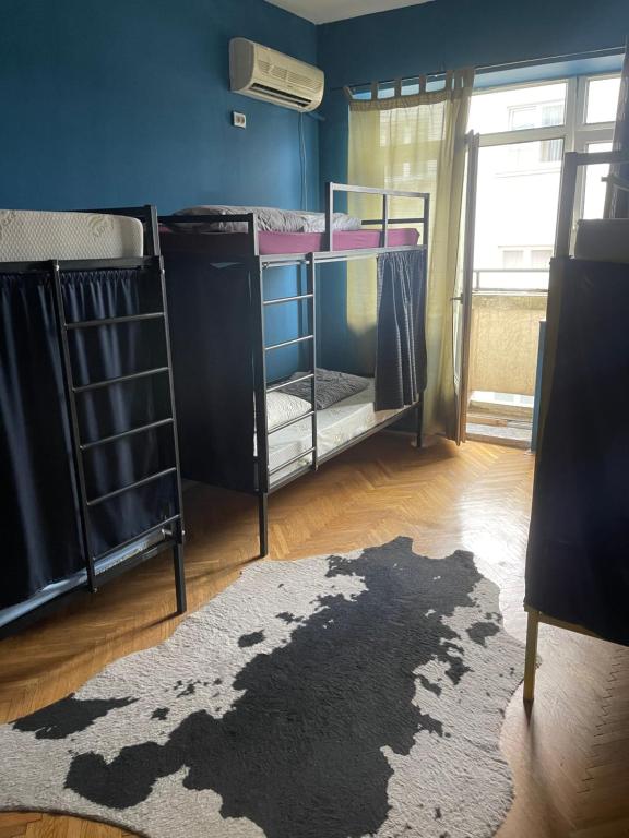 Postel nebo postele na pokoji v ubytování NEWBORN CENTER hostel ALL DAY FREE COFFEE