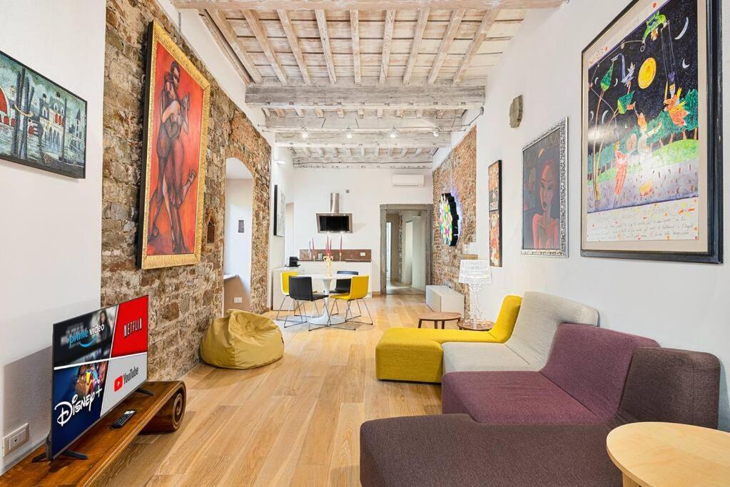 Gallery image of [THE DAVID] Luxury Penthouse in Piazza Signoria in Florence