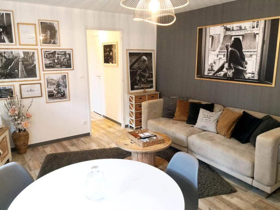 Istumisnurk majutusasutuses Le Cocoon - SIPCO Immobilier - Netflix