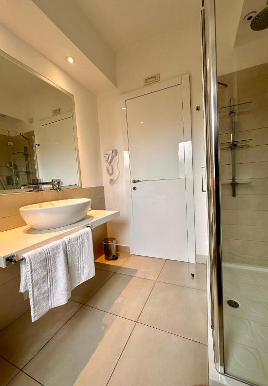 Maison R Boutique - 12