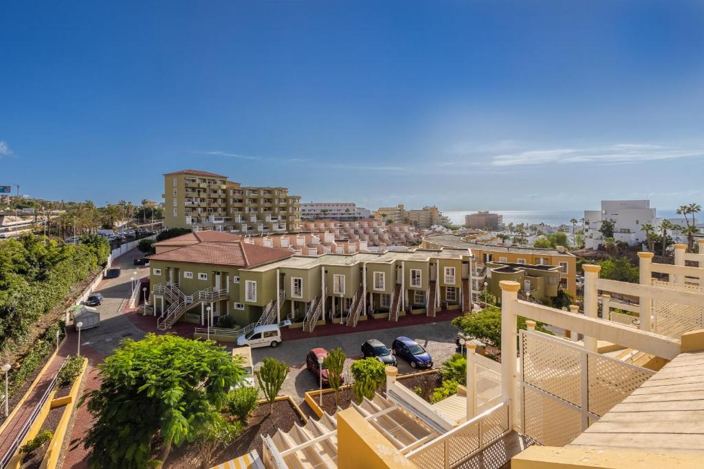 Golden Orlando Sunny Terrace Home by Love