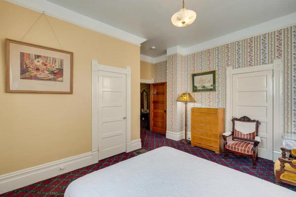 Lodi Hill House - Deluxe Queen Room