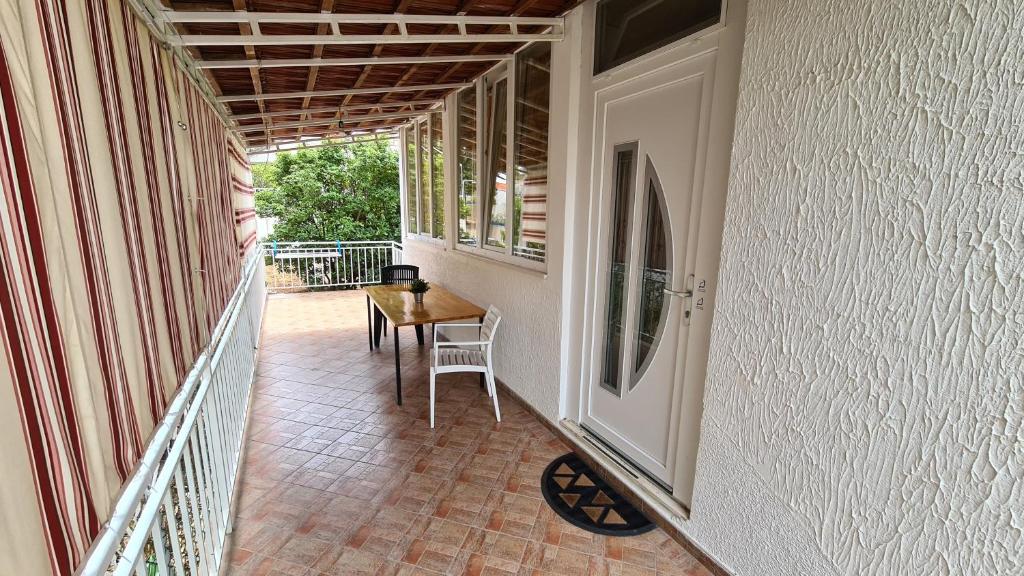Balkón nebo terasa v ubytování Apartments by the sea Brna, Korcula - 9296