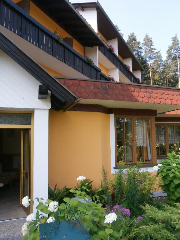 The building in which a panziókat is located
