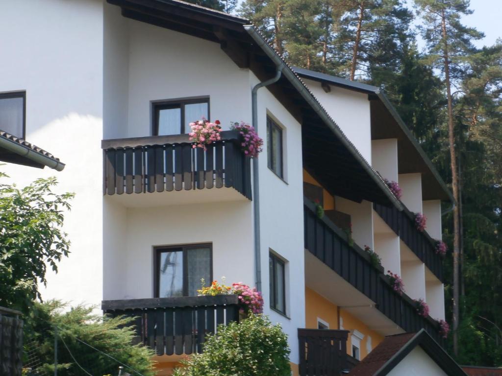 The building in which a panziókat is located