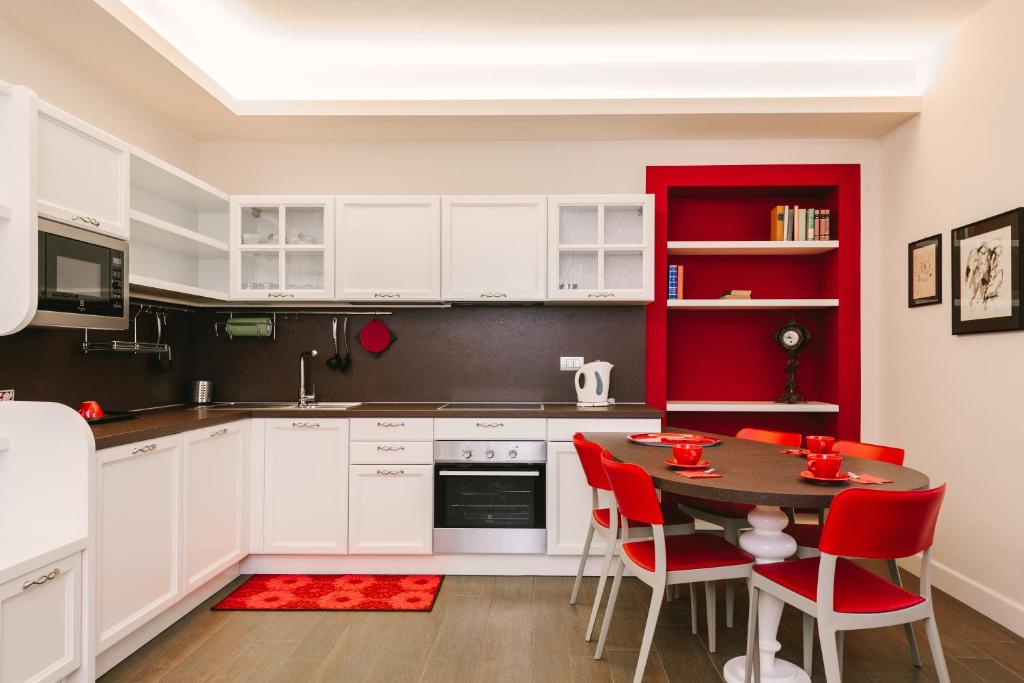 Een keuken of kitchenette bij Villa Monti