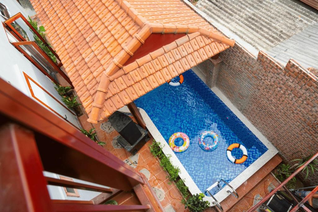 Hồ bơi trong/gần Tâm Family Homestay-Huế