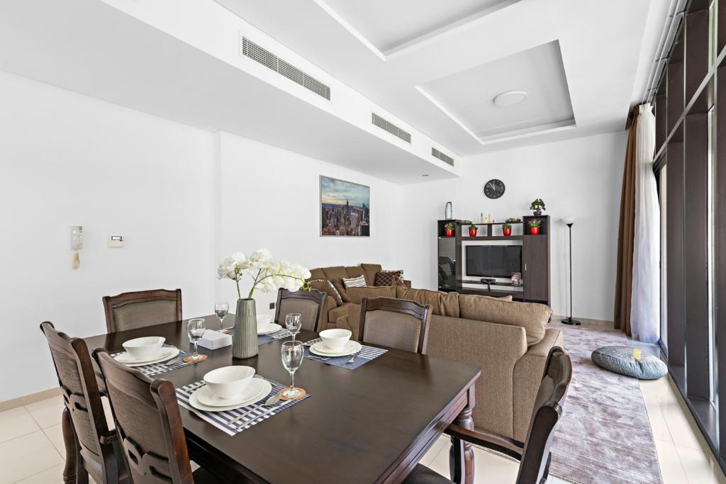 Posezení v ubytování StoneTree - Pelham Villa 3 BR - Damac Hills