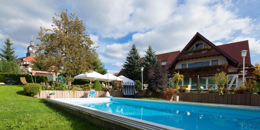 Bassein majutusasutuses Hotel Thüringer Hof või selle lähedal