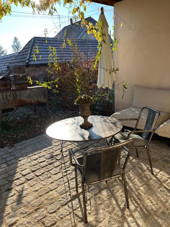 Fotografie z fotogalerie ubytování Studio de charme avec terrasse privée, jardin partagé v destinaci Bouxwiller