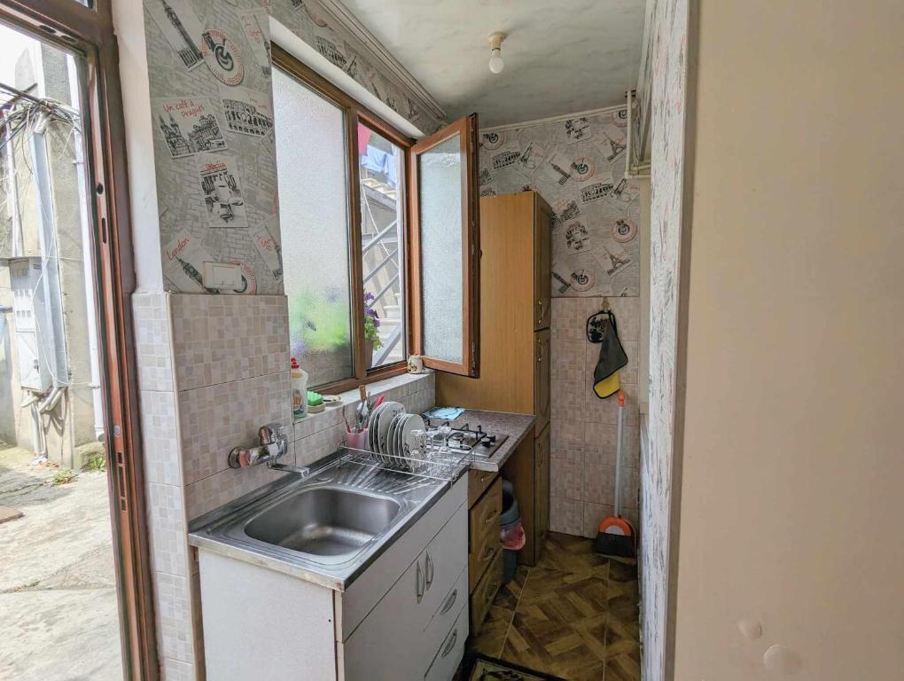 Kuchyň nebo kuchyňský kout v ubytování Paata's Guesthouse