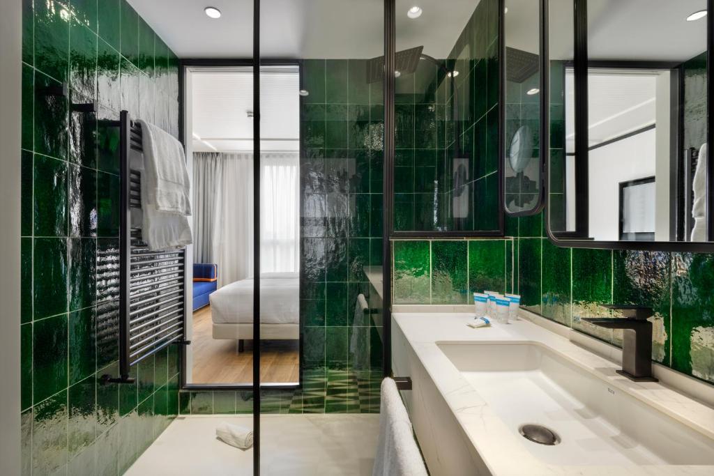 Hotel Tres Reyes San Sebastián - Resim 21