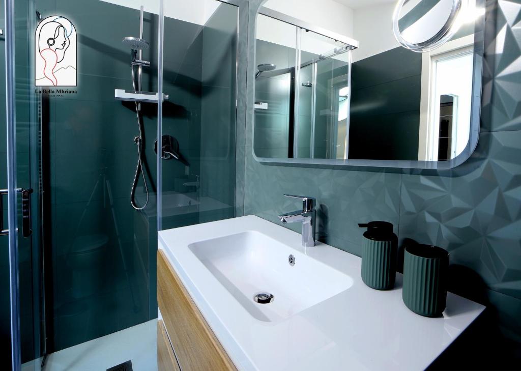 La Bella 'Mbriana - 2