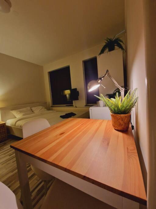 En eller flere senge i et værelse på Private room 202 - Eindhoven - By T&S.